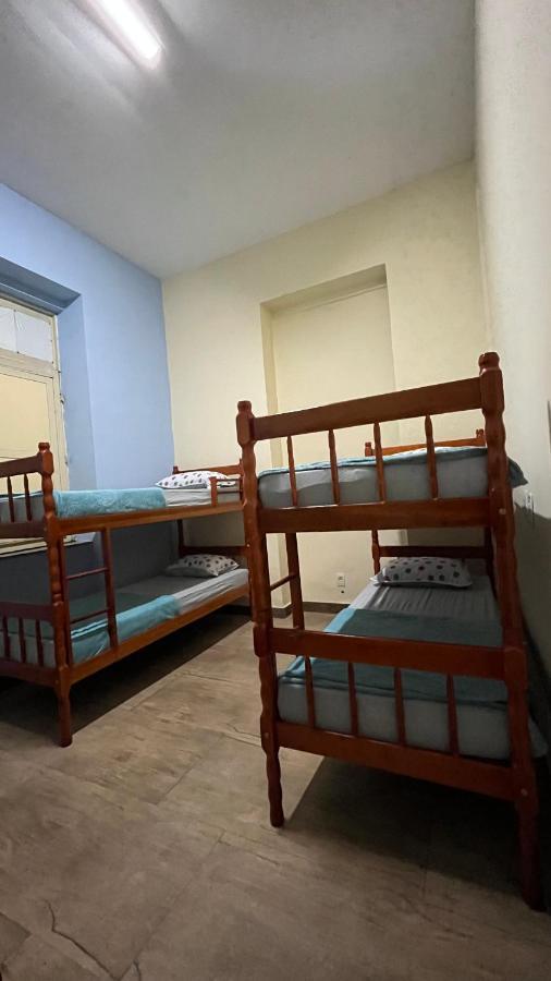 Cama em Dormitório Feminino com 6 Camas